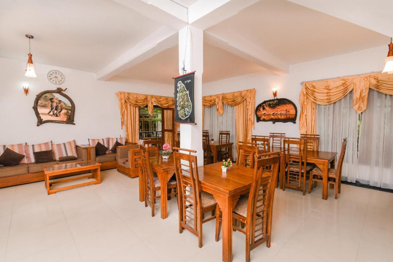 Oak Wood Inn Kandy Zewnętrze zdjęcie