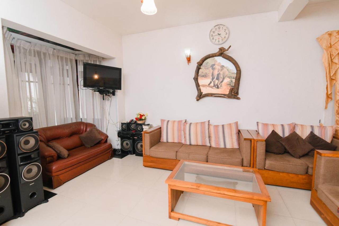 Oak Wood Inn Kandy Zewnętrze zdjęcie