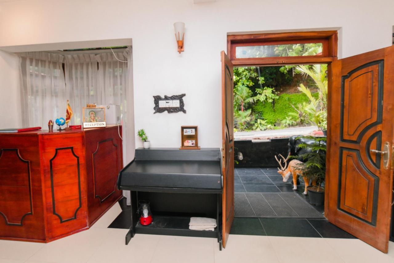 Oak Wood Inn Kandy Zewnętrze zdjęcie